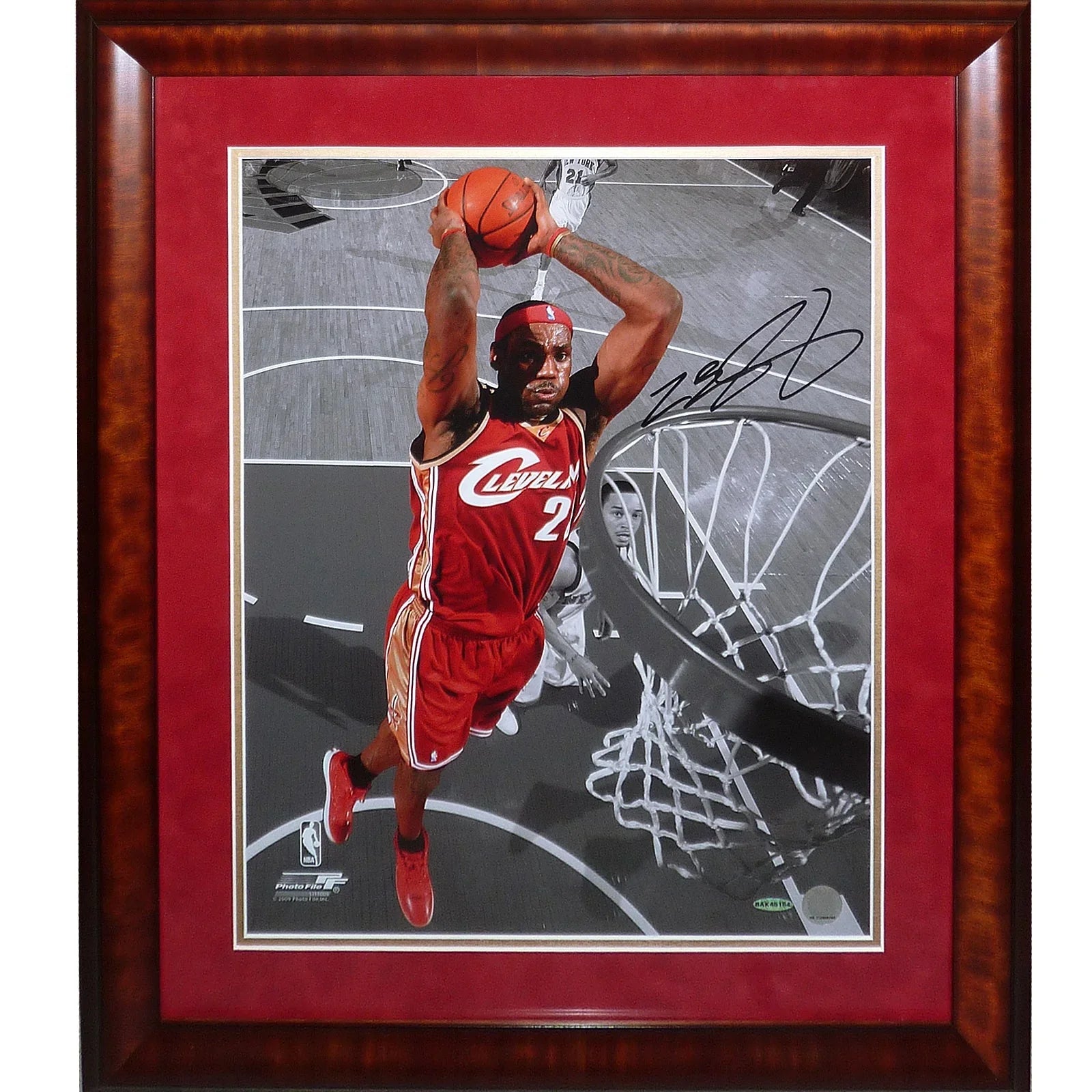 LeBron James Autographed Cleveland Cavaliers (Spotlight Dunk) Deluxe Framed 16x20 Photo - UDA Upper Deck