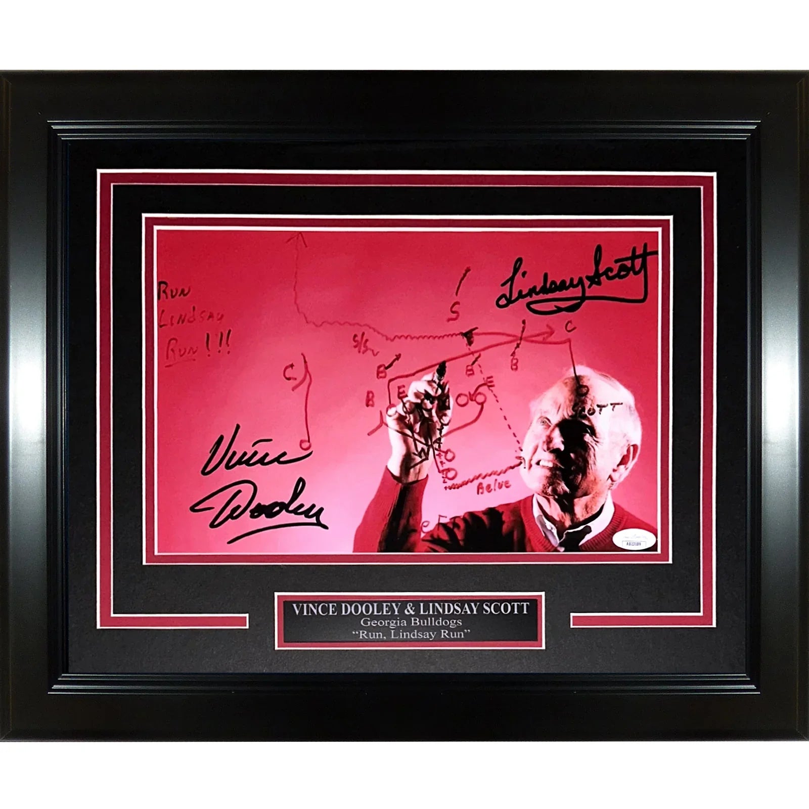 Vince Dooley And Lindsay Scott Autographed Georgia Bulldogs (Run Lindsay Run Play) Deluxe Framed 8x12 Photo - JSA