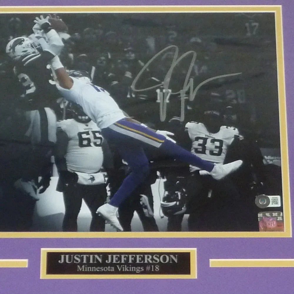 Justin Jefferson Autographed Minnesota Vikings (Spotlight Catch) Deluxe Framed 11x14 Photo - Beckett