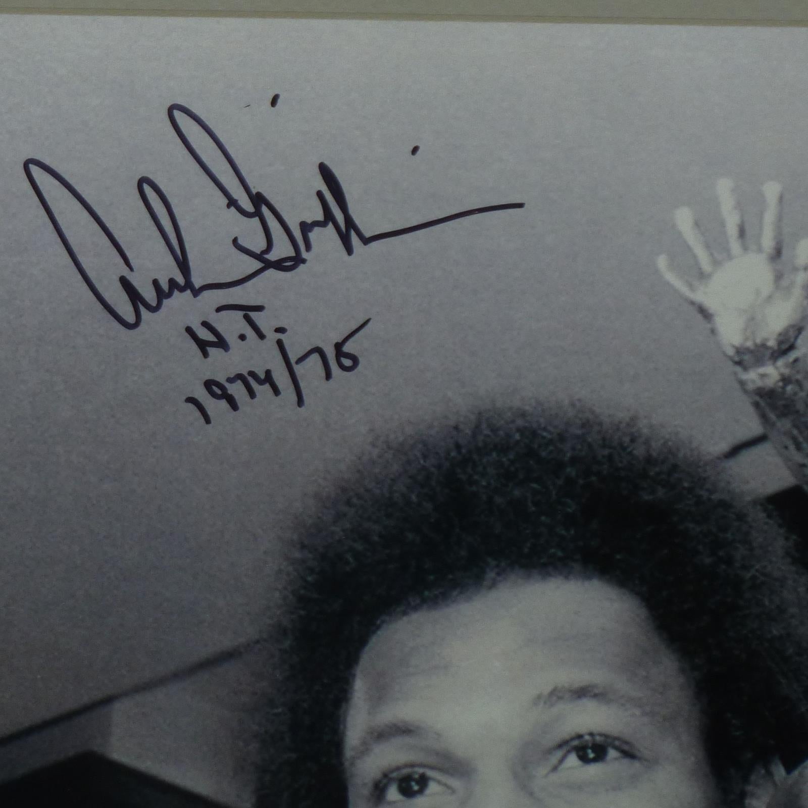 Archie Griffin Autographed Ohio State Buckeyes (Heisman Trophy) Deluxe Framed 8x10 Photo - Beckett