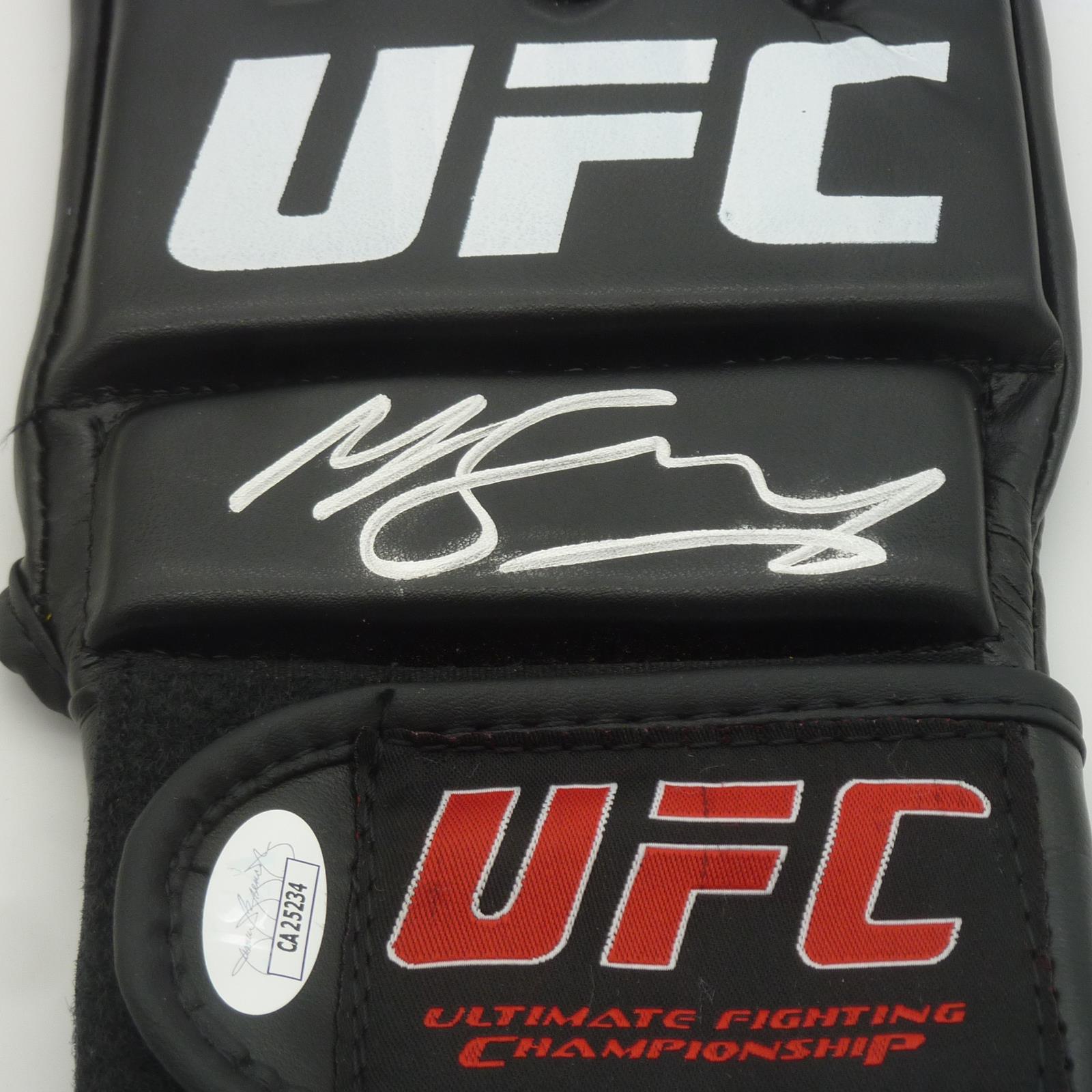 Michael Bisping Autographed UFC Fighting Glove - JSA