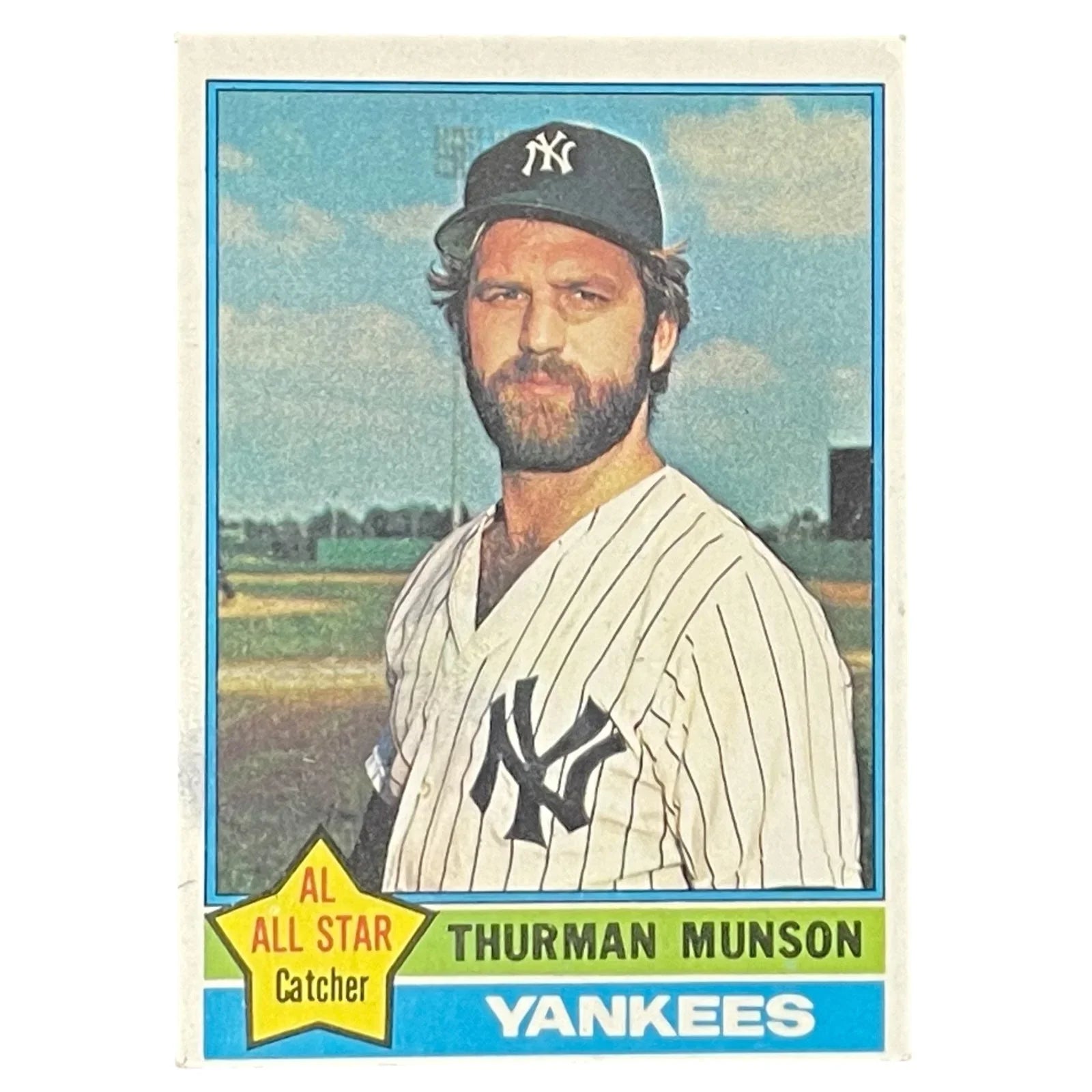 Thurman Munson Autographed 1976 Topps #650 New York Yankees Card - Beckett LOA A89325