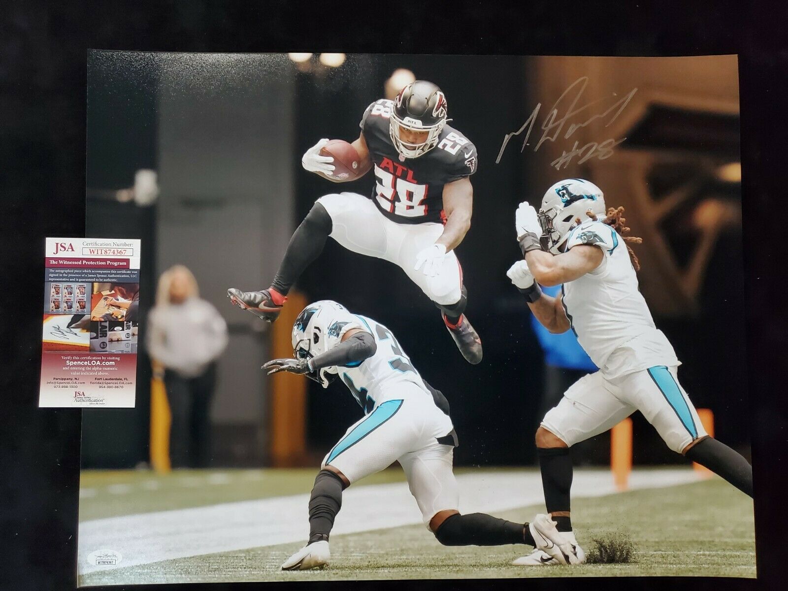 Atlanta Falcons Mike Davis Autographed Signed 16X20 Photo Jsa Coa