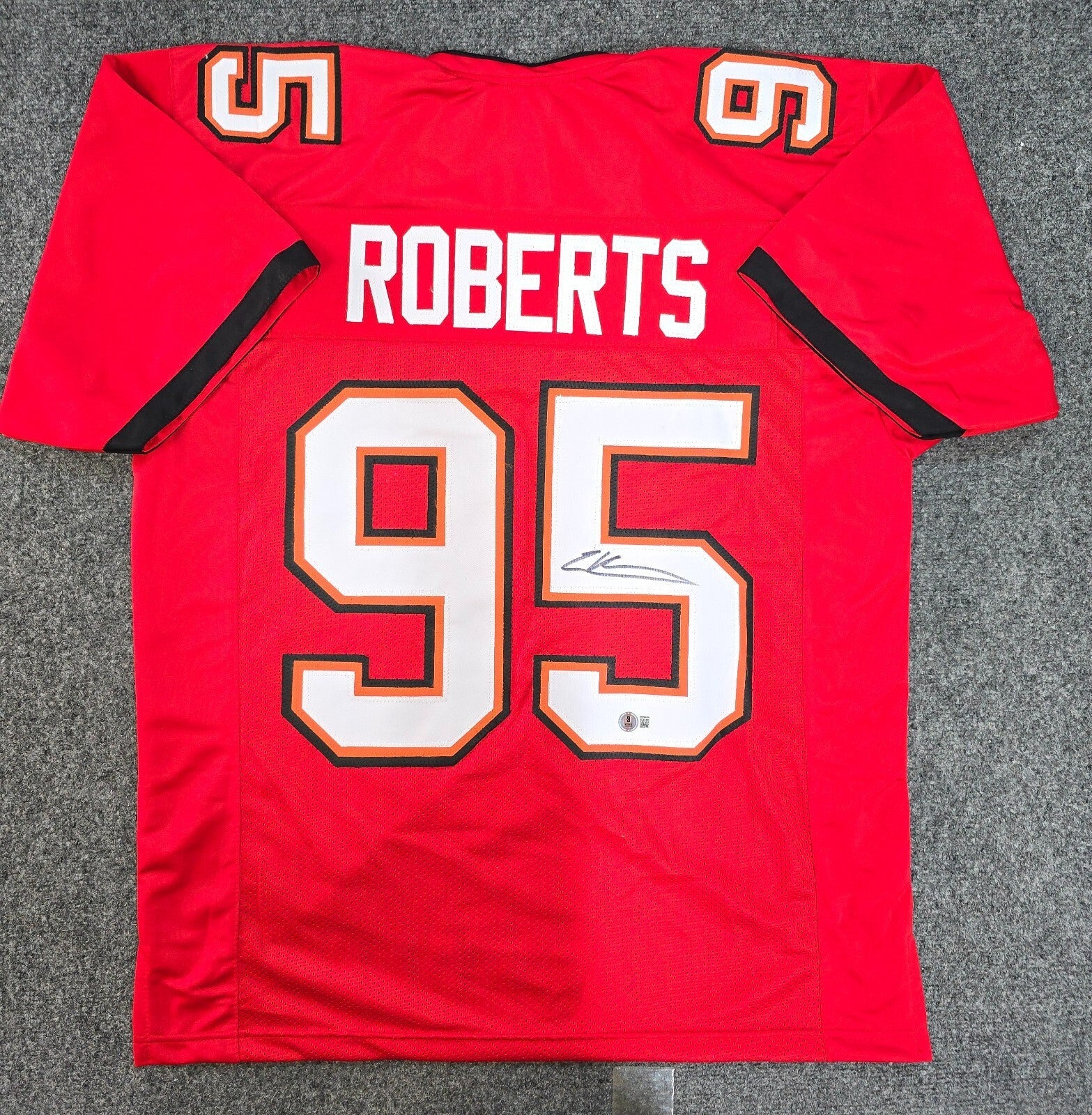 Tampa Bay Buccaneers Elijah Roberts Autographed Signed Jersey Beckett Holo