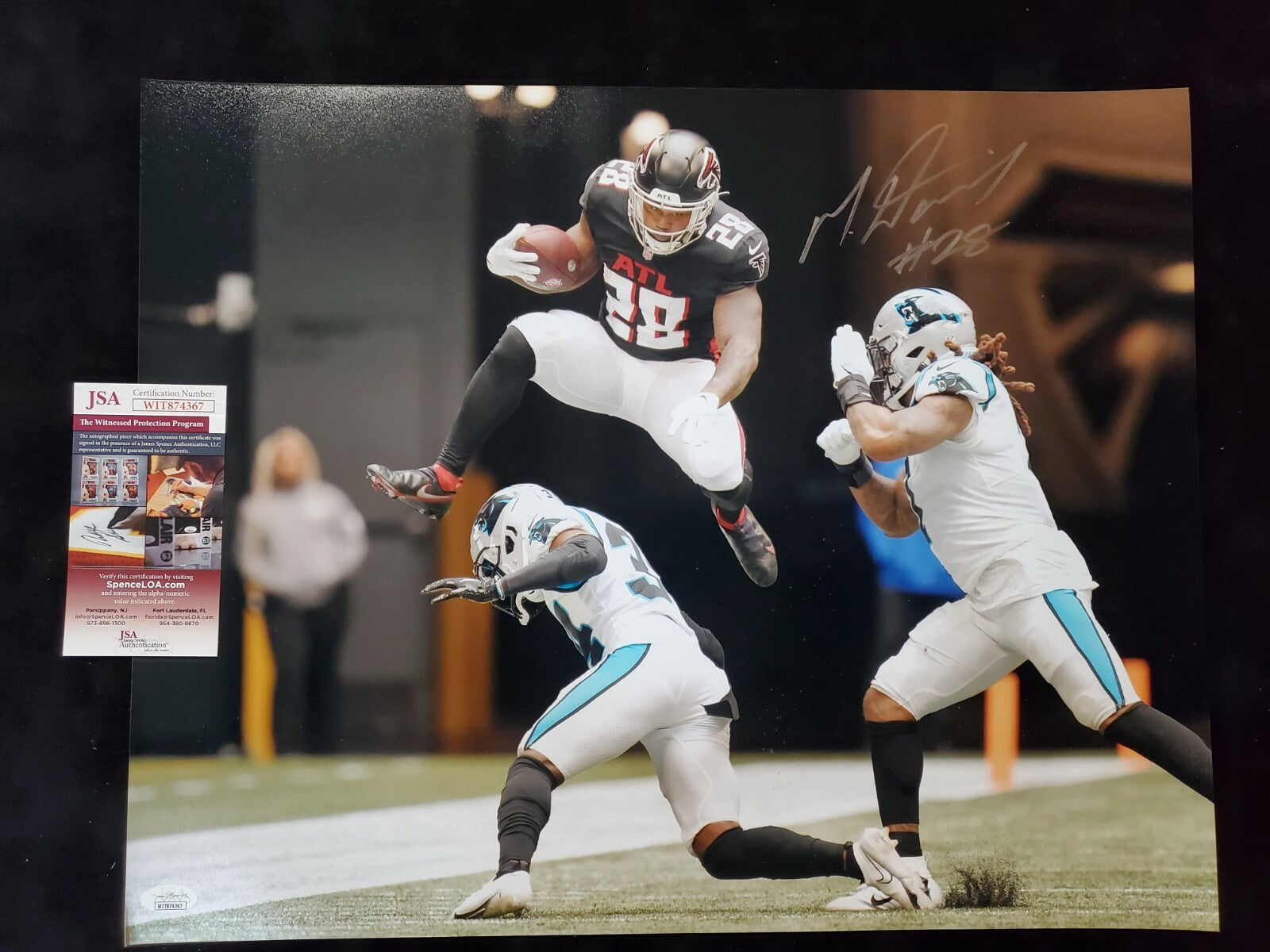 Atlanta Falcons Mike Davis Autographed Signed 16X20 Photo Jsa Coa