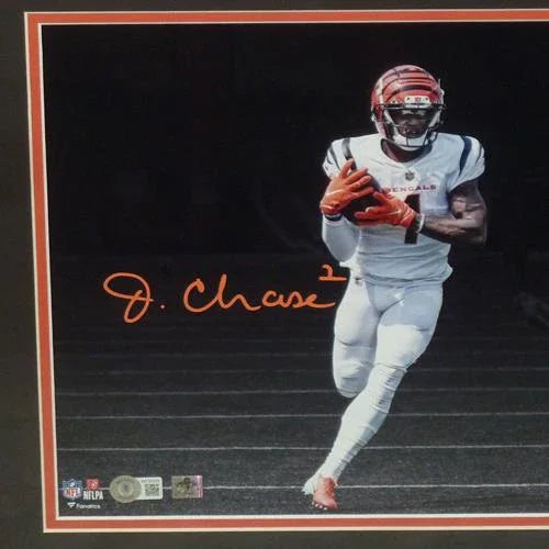 Ja'Marr Chase Autographed Cincinnati Bengals (Spotlight) Deluxe Framed 11x14 Photo - Beckett