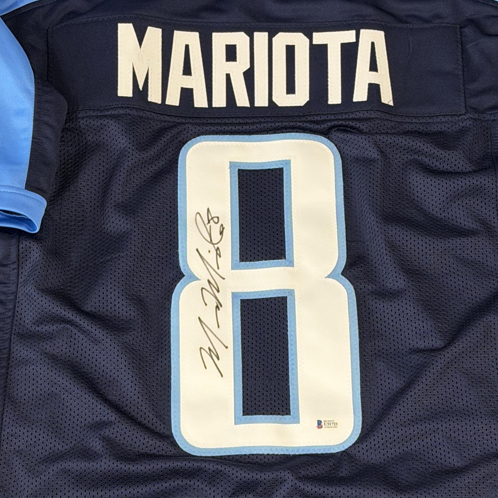 Marcus Mariota Autographed Tennessee (Navy Blue #8) Custom Jersey - Beckett
